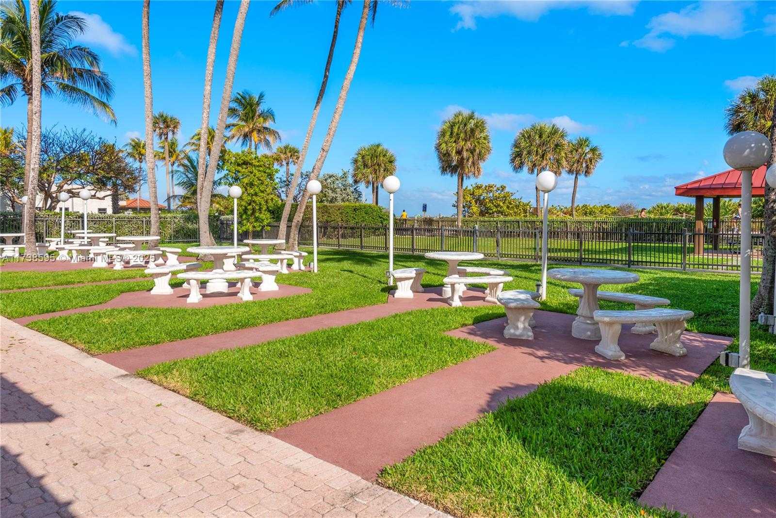 Small Image of 2555 COLLINS AVE #2005, Miami Beach Number 61