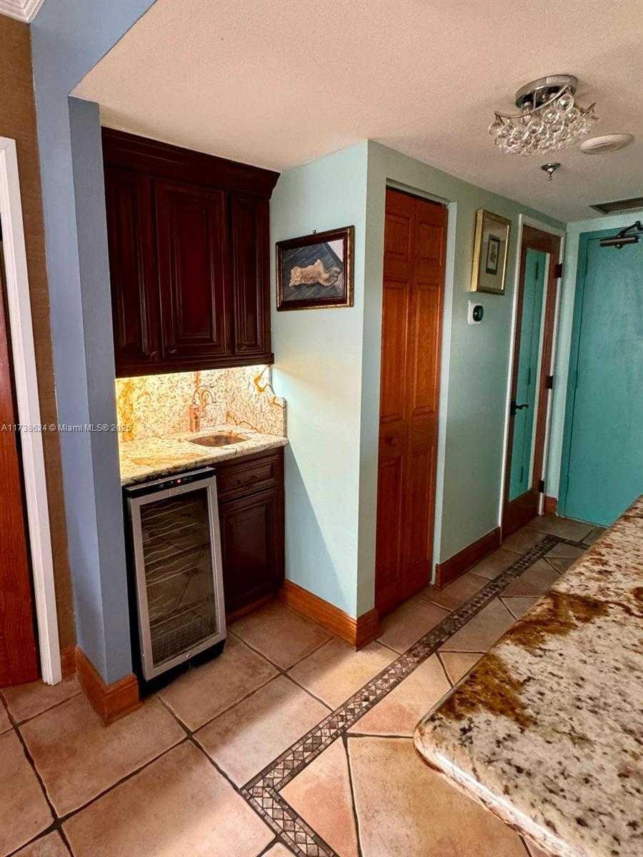 Small Image of 520 BRICKELL KEY DR #A1912, Miami Number 17