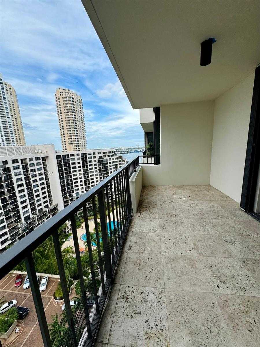 Small Image of 520 BRICKELL KEY DR #A1912, Miami Number 18