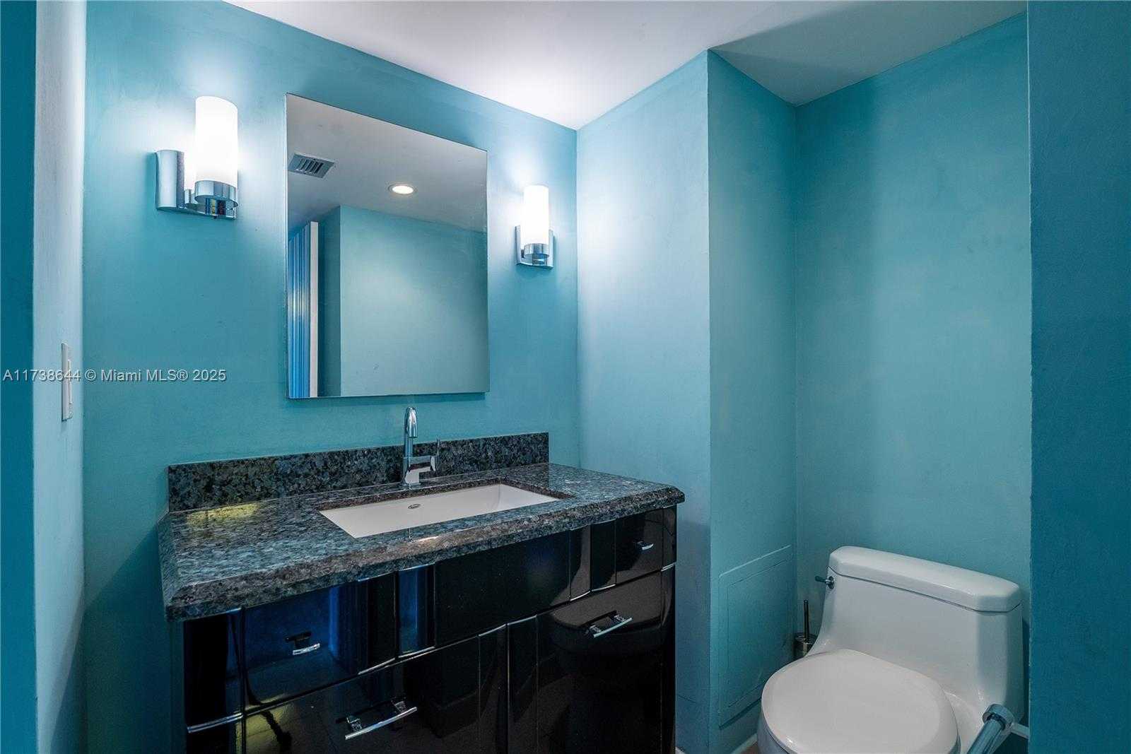 Small Image of 18081 BISCAYNE BLVD #803, Aventura Number 29