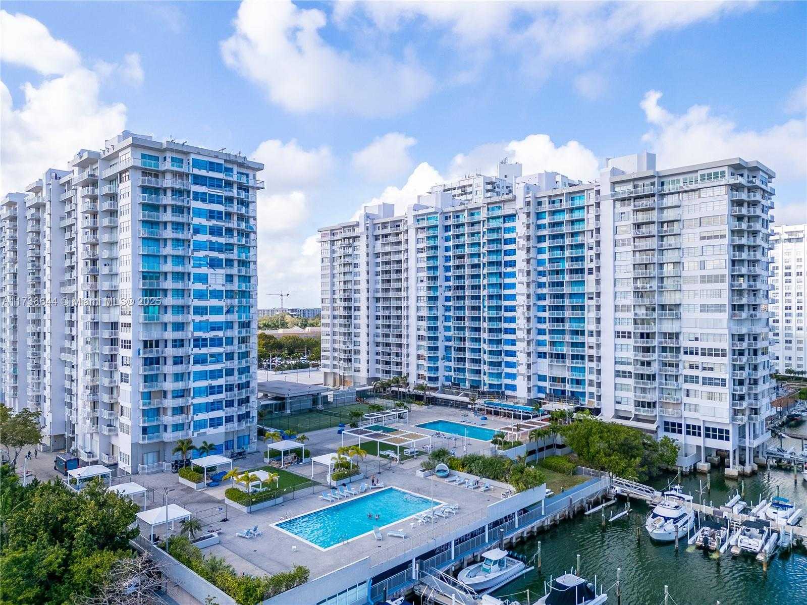 Small Image of 18081 BISCAYNE BLVD #803, Aventura Number 3