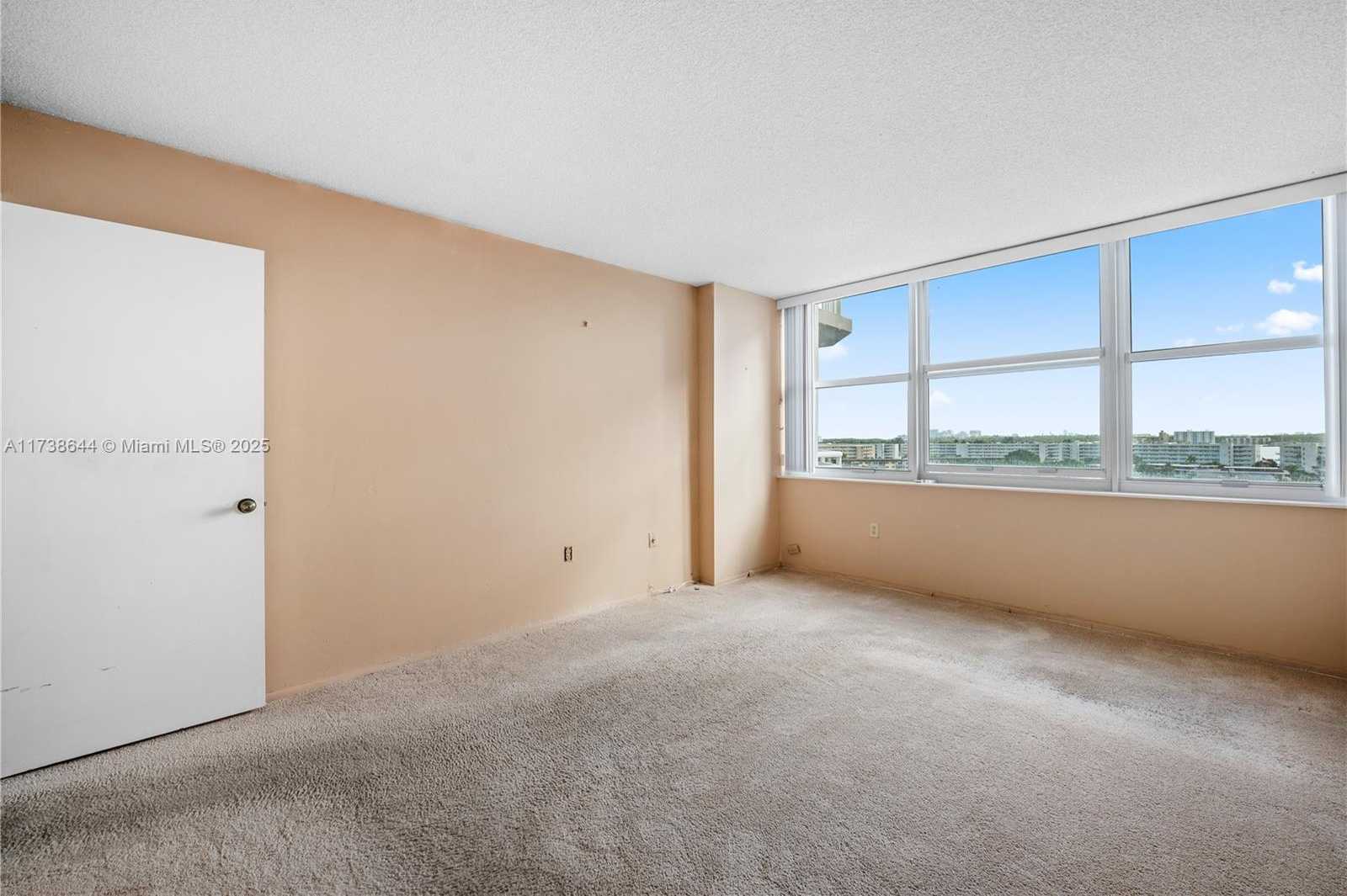 Small Image of 18081 BISCAYNE BLVD #803, Aventura Number 35