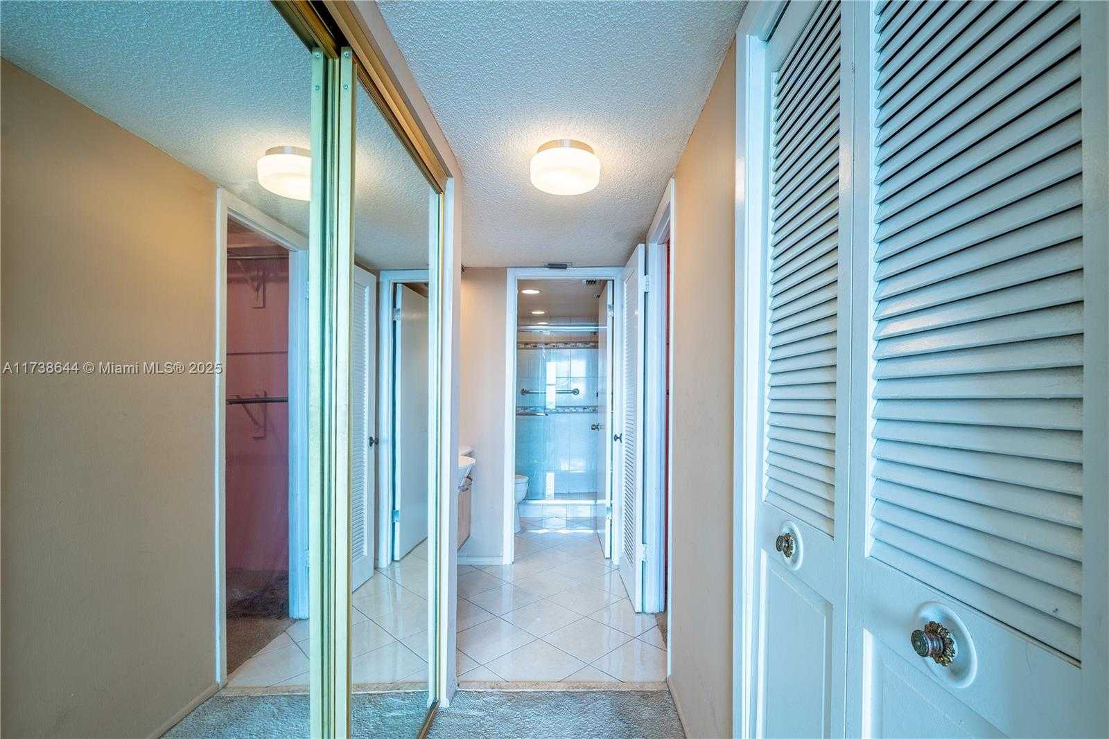 Small Image of 18081 BISCAYNE BLVD #803, Aventura Number 36