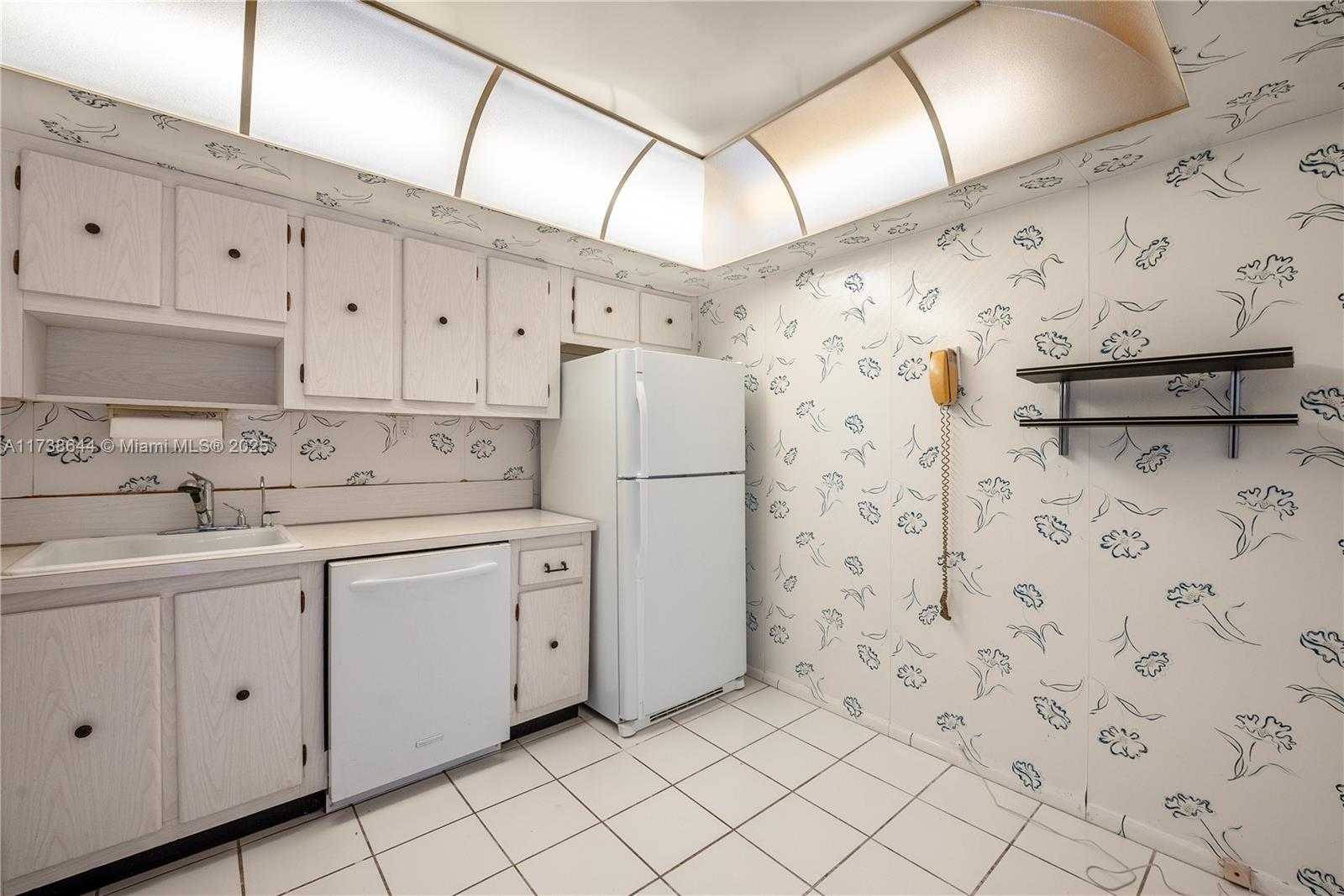 Small Image of 18081 BISCAYNE BLVD #803, Aventura Number 72