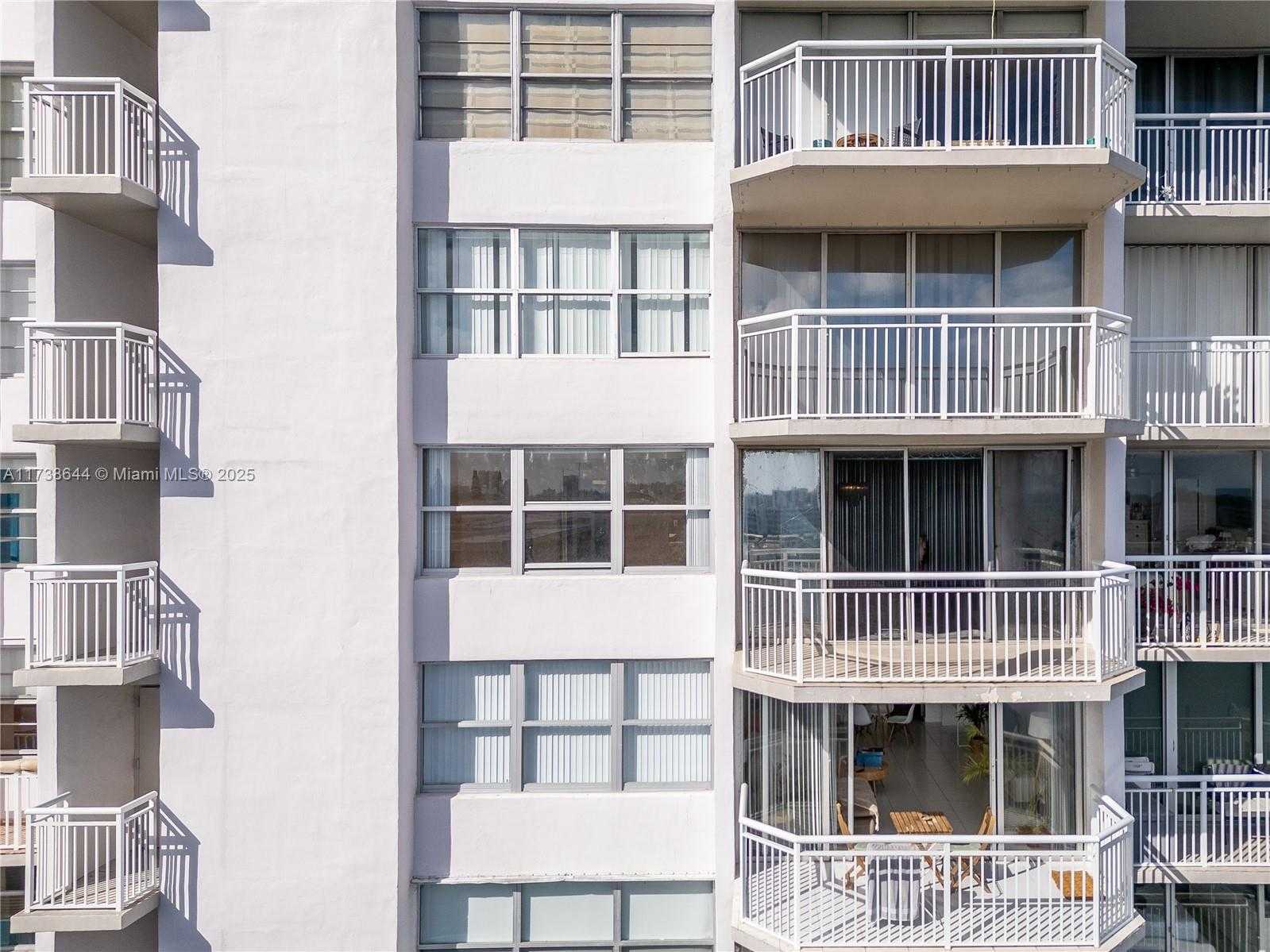 Small Image of 18081 BISCAYNE BLVD #803, Aventura Number 8