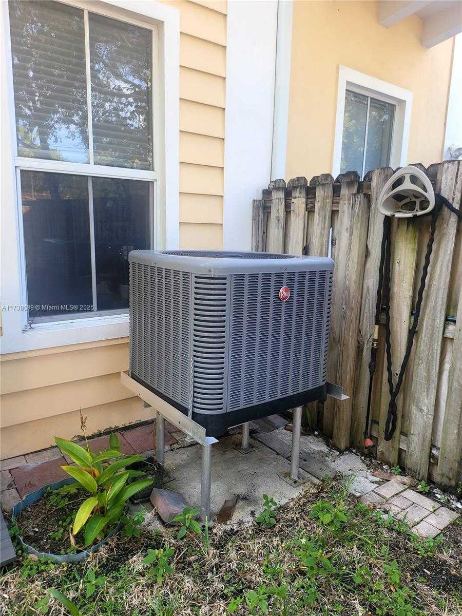 Small Image of 531 SOUTH WEST 18TH AVE #41, Fort Lauderdale Number 24