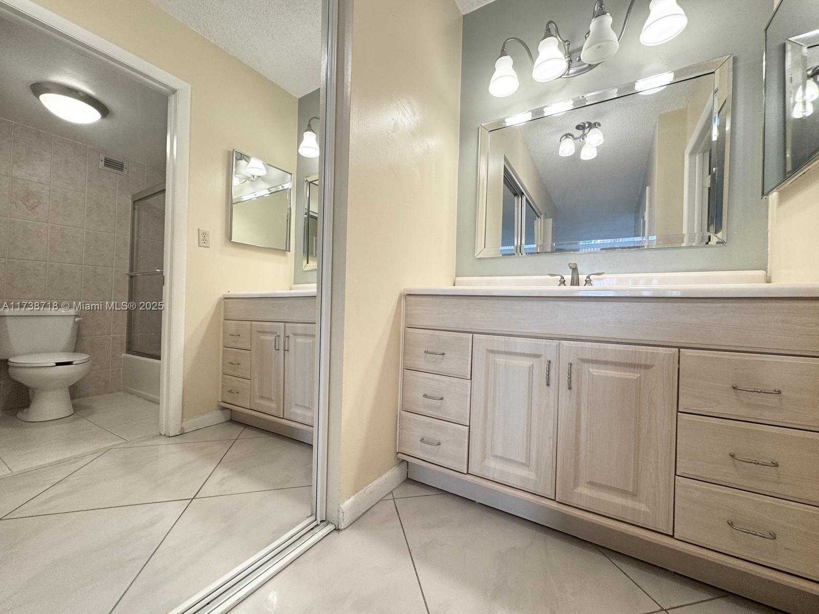 Small Image of The Hallmark, 3800 S Ocean Dr, Hollywood, FL 33019, USA Number 29
