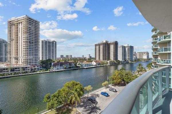 Small Image of 19390 Collins Ave, Sunny Isles Beach, FL 33160, USA Number 11