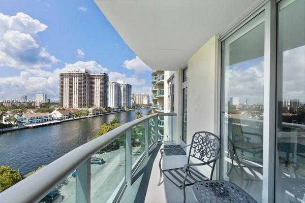 Small Image of 19390 Collins Ave, Sunny Isles Beach, FL 33160, USA Number 12