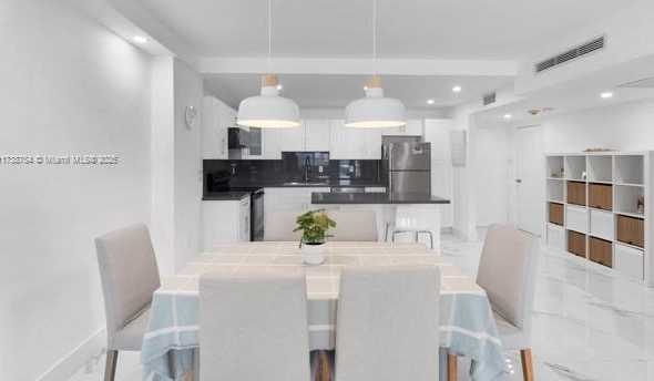 Small Image of 19390 Collins Ave, Sunny Isles Beach, FL 33160, USA Number 17