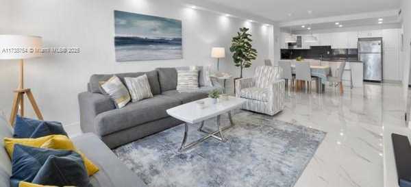 Small Image of 19390 Collins Ave, Sunny Isles Beach, FL 33160, USA Number 19