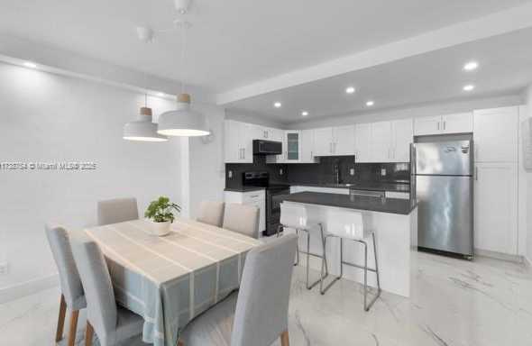 Small Image of 19390 Collins Ave, Sunny Isles Beach, FL 33160, USA Number 22