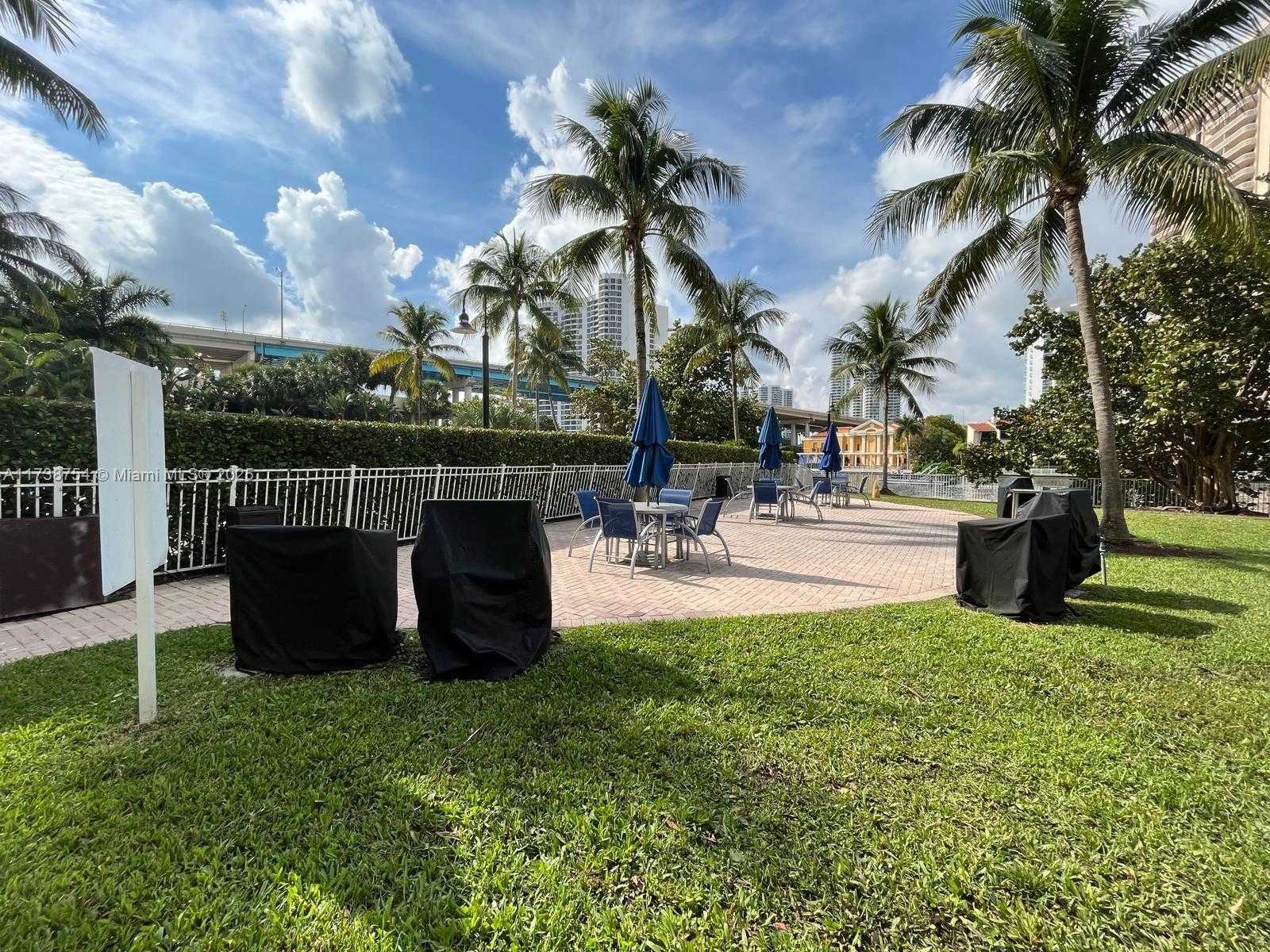 Small Image of 19390 Collins Ave, Sunny Isles Beach, FL 33160, USA Number 38