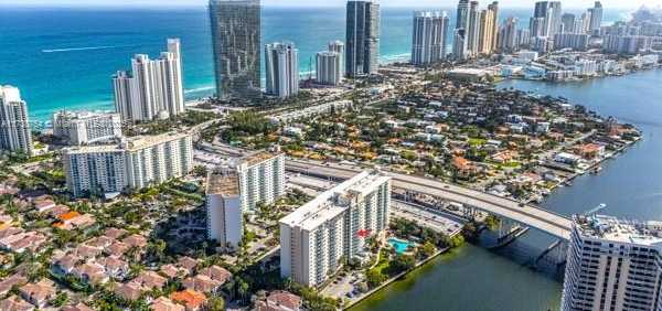 Small Image of 19390 Collins Ave, Sunny Isles Beach, FL 33160, USA Number 4