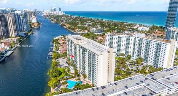 Small Image of 19390 Collins Ave, Sunny Isles Beach, FL 33160, USA Number 42