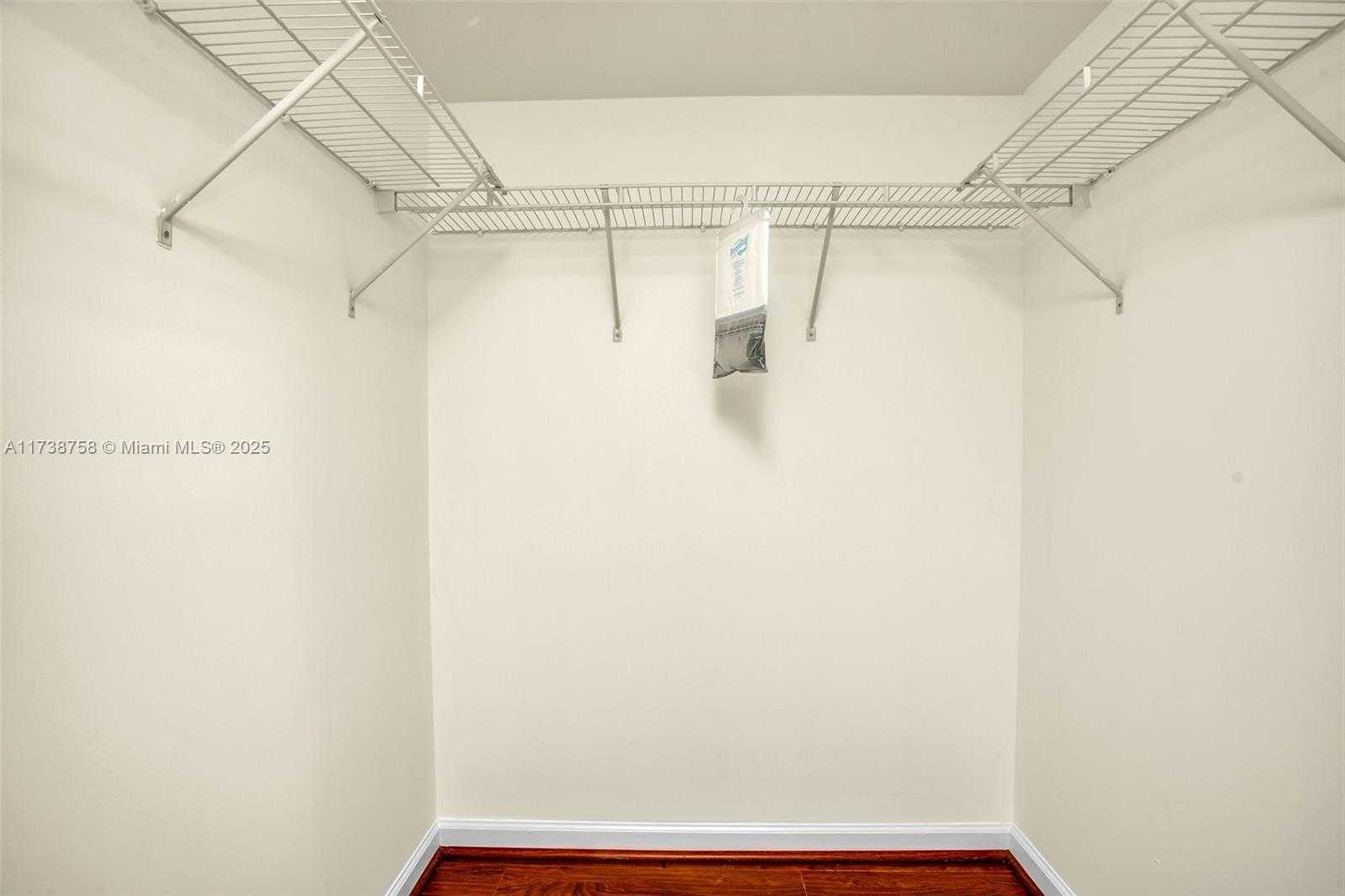 Small Image of 1200 BRICKELL BAY DR #2821, Miami Number 14