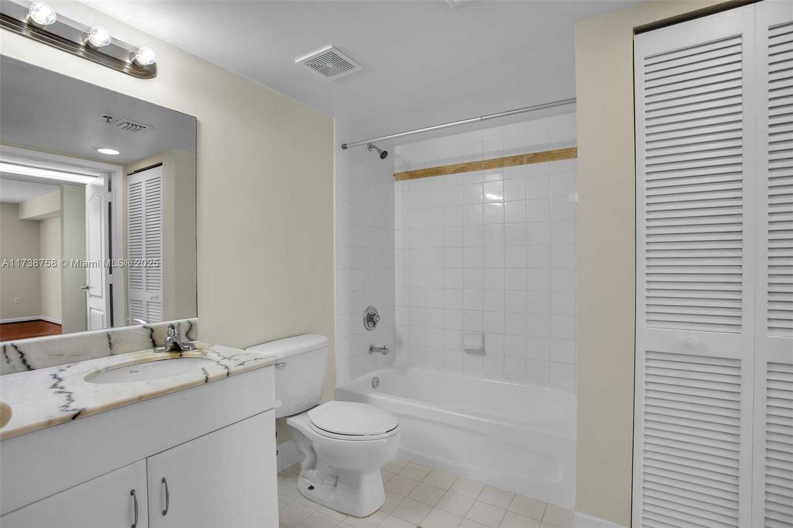 Small Image of 1200 BRICKELL BAY DR #2821, Miami Number 15