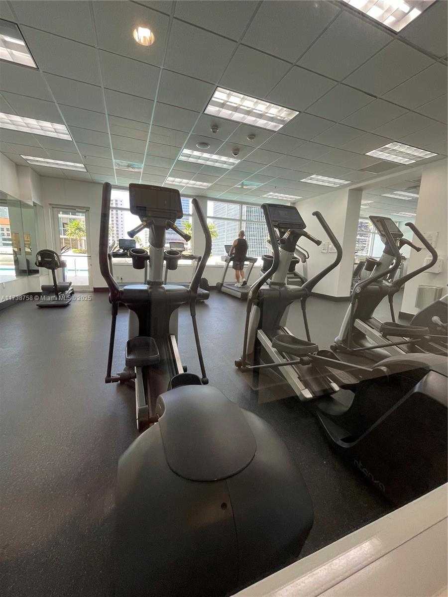 Small Image of 1200 BRICKELL BAY DR #2821, Miami Number 24