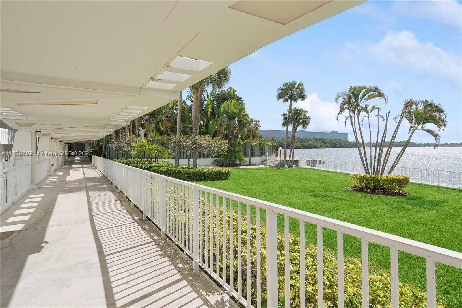 Small Image of 500 BAYVIEW DR #1419, Sunny Isles Beach Number 13