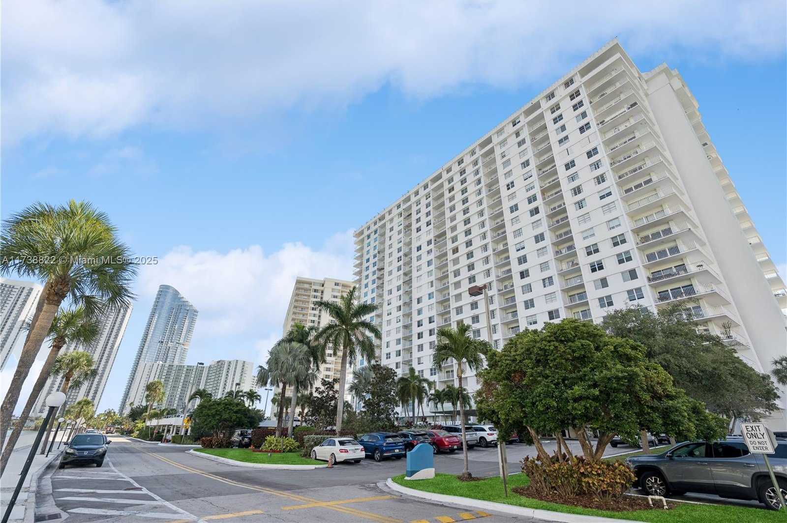 Small Image of 500 BAYVIEW DR #1419, Sunny Isles Beach Number 15