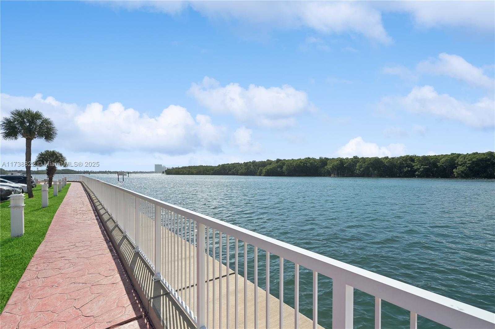 Small Image of 500 BAYVIEW DR #1419, Sunny Isles Beach Number 16