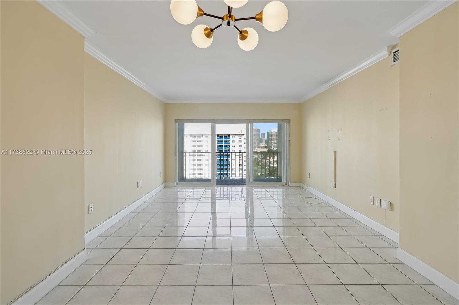 Small Image of 500 BAYVIEW DR #1419, Sunny Isles Beach Number 3