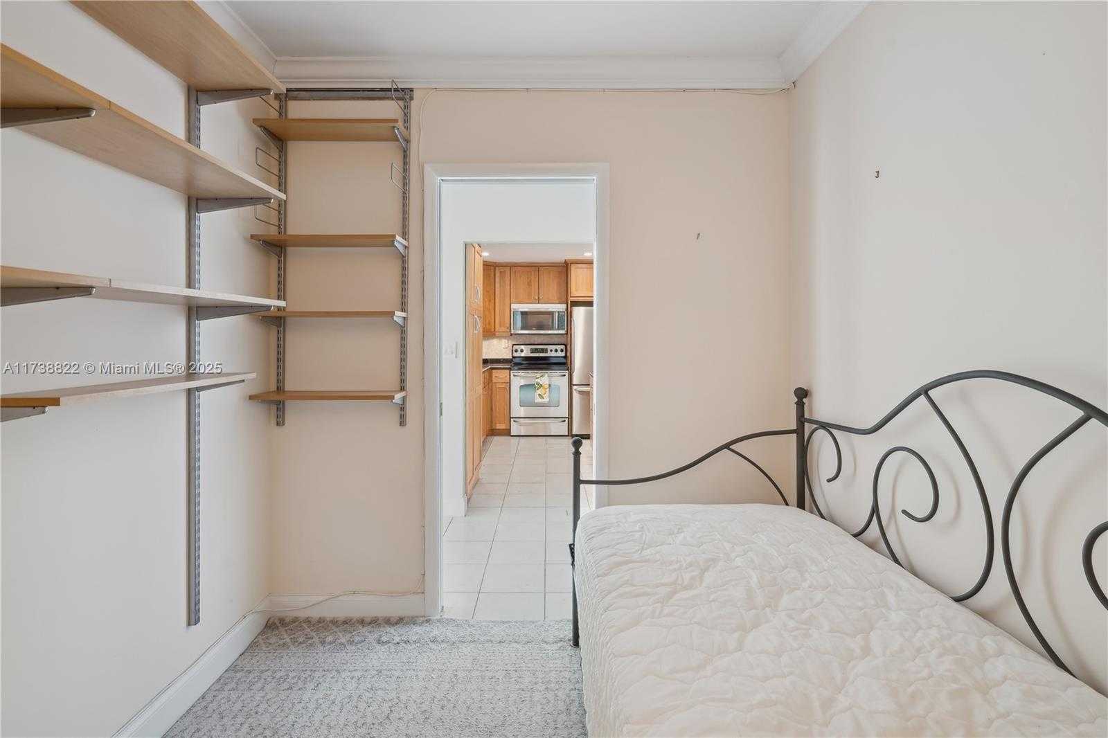 Small Image of 500 BAYVIEW DR #1419, Sunny Isles Beach Number 8