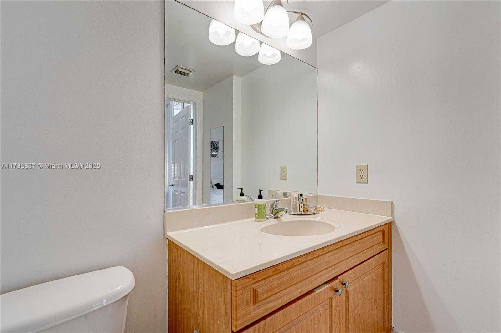 Small Image of 900 SOUTH WEST 8TH ST #1208, Miami Number 20