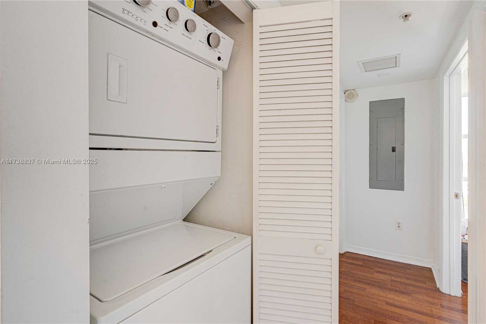 Small Image of 900 SOUTH WEST 8TH ST #1208, Miami Number 22