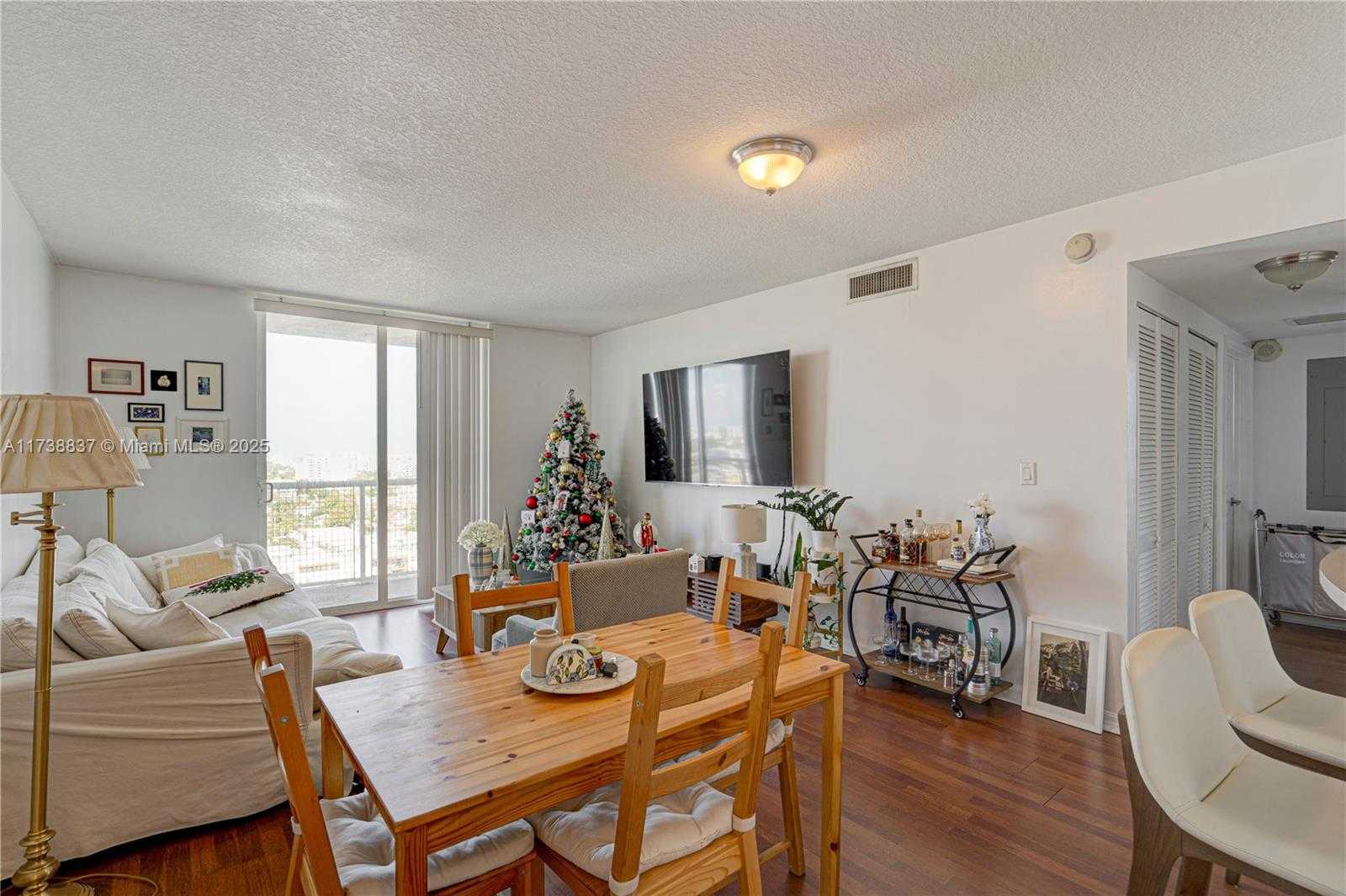 Small Image of 900 SOUTH WEST 8TH ST #1208, Miami Number 23