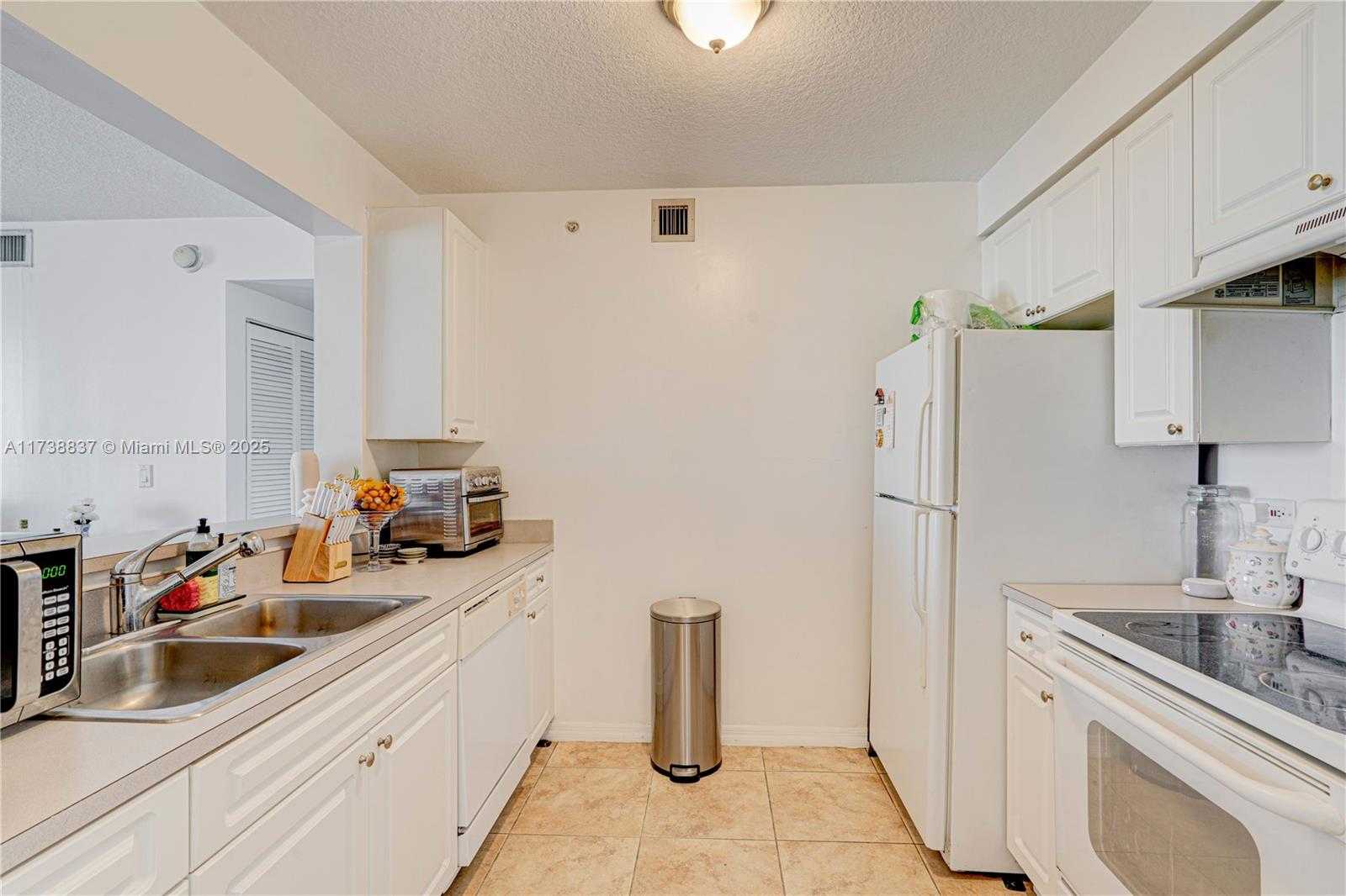 Small Image of 900 SOUTH WEST 8TH ST #1208, Miami Number 29