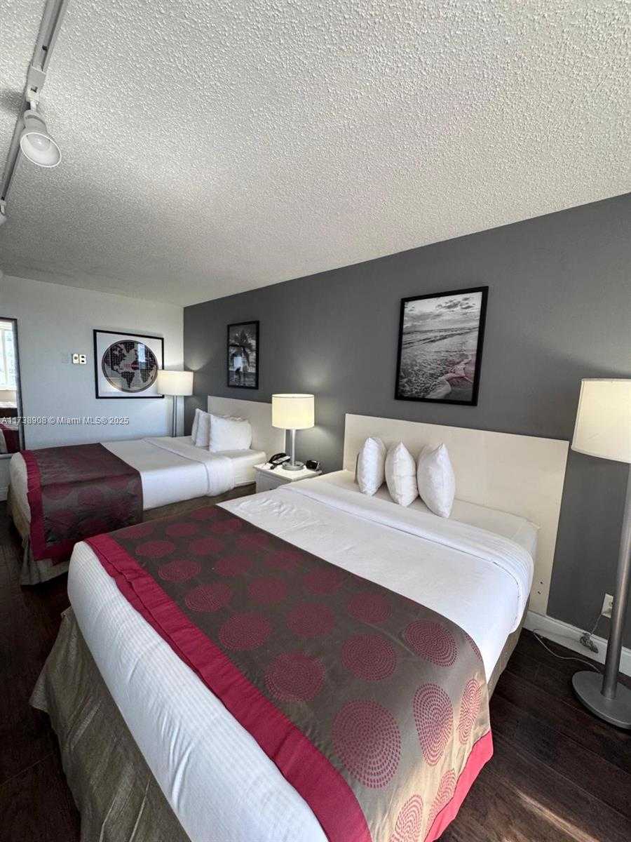 Small Image of 19201 COLLINS AVE #704, Sunny Isles Beach Number 4