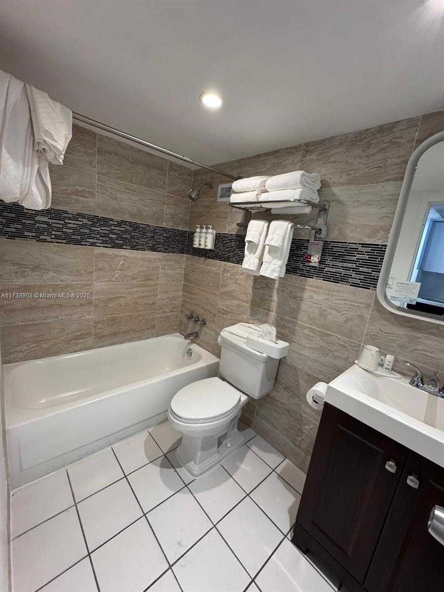 Small Image of 19201 COLLINS AVE #704, Sunny Isles Beach Number 5