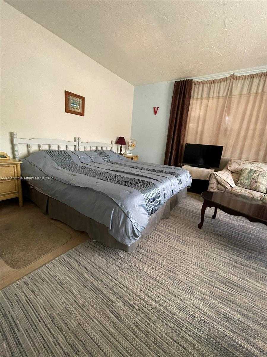 Small Image of 1230 NORTH EAST 139TH ST #411, North Miami Number 17