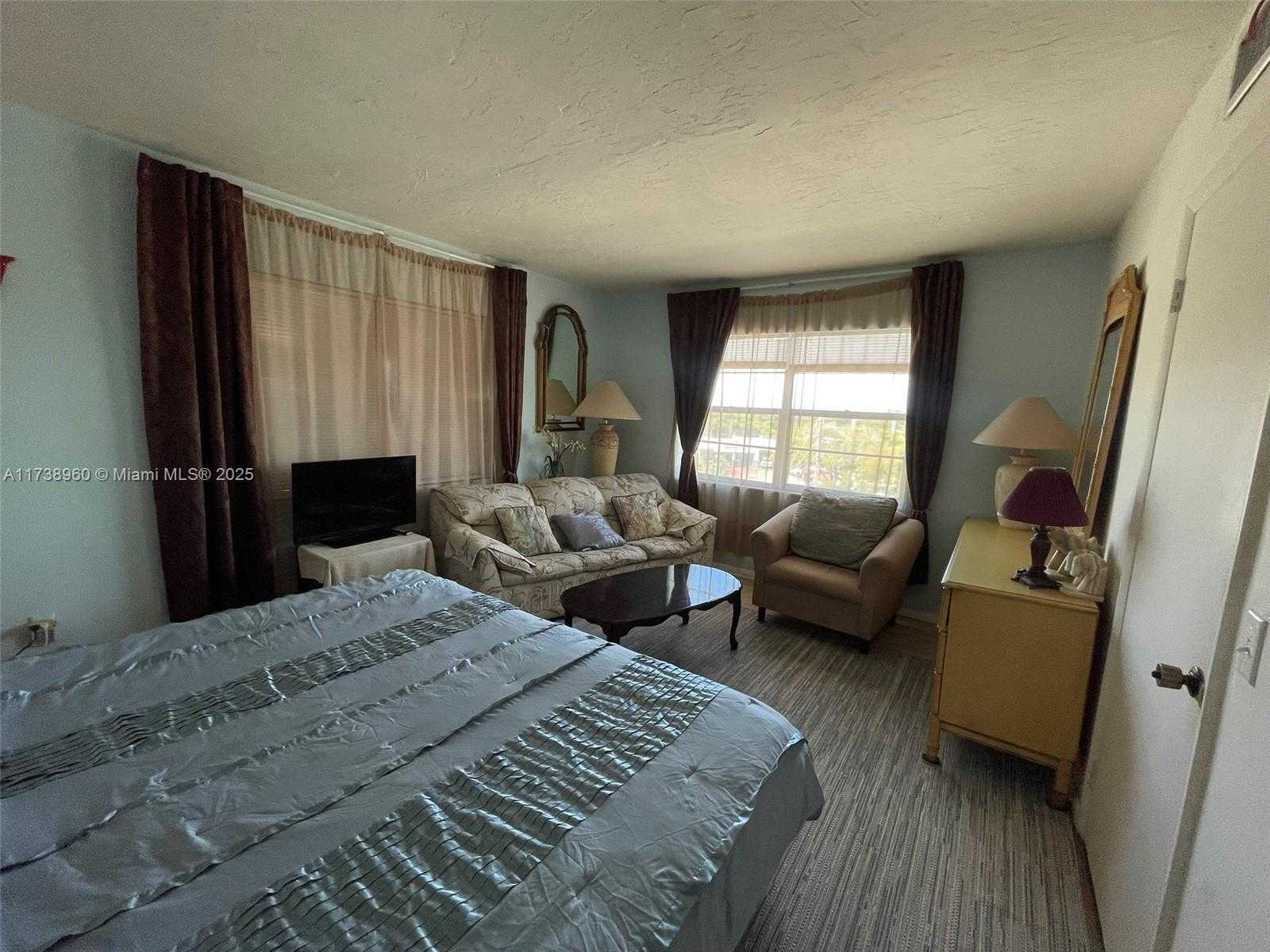 Small Image of 1230 NORTH EAST 139TH ST #411, North Miami Number 18