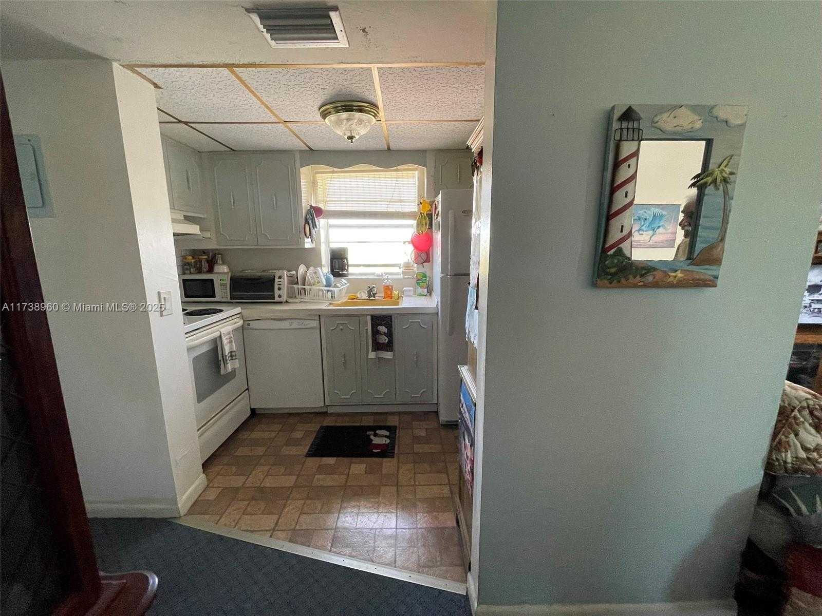 Small Image of 1230 NORTH EAST 139TH ST #411, North Miami Number 8