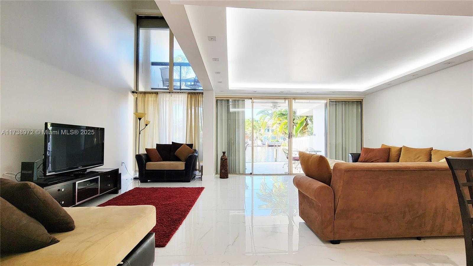 Small Image of 369 POINCIANA DR #1115, Sunny Isles Beach Number 11