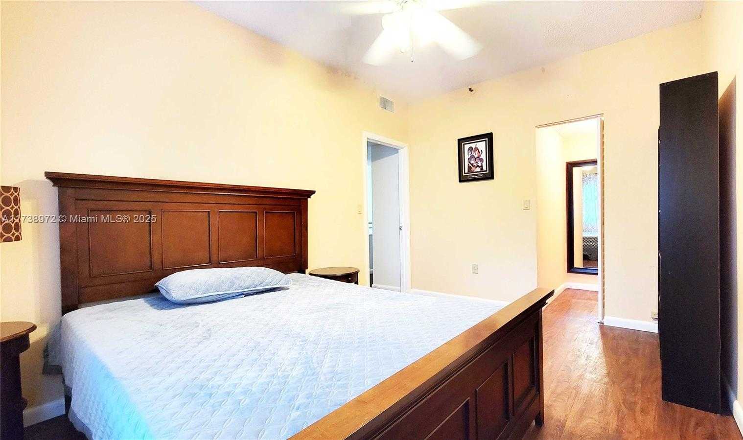 Small Image of 369 POINCIANA DR #1115, Sunny Isles Beach Number 19