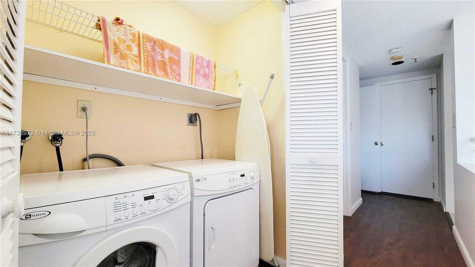 Small Image of 369 POINCIANA DR #1115, Sunny Isles Beach Number 20