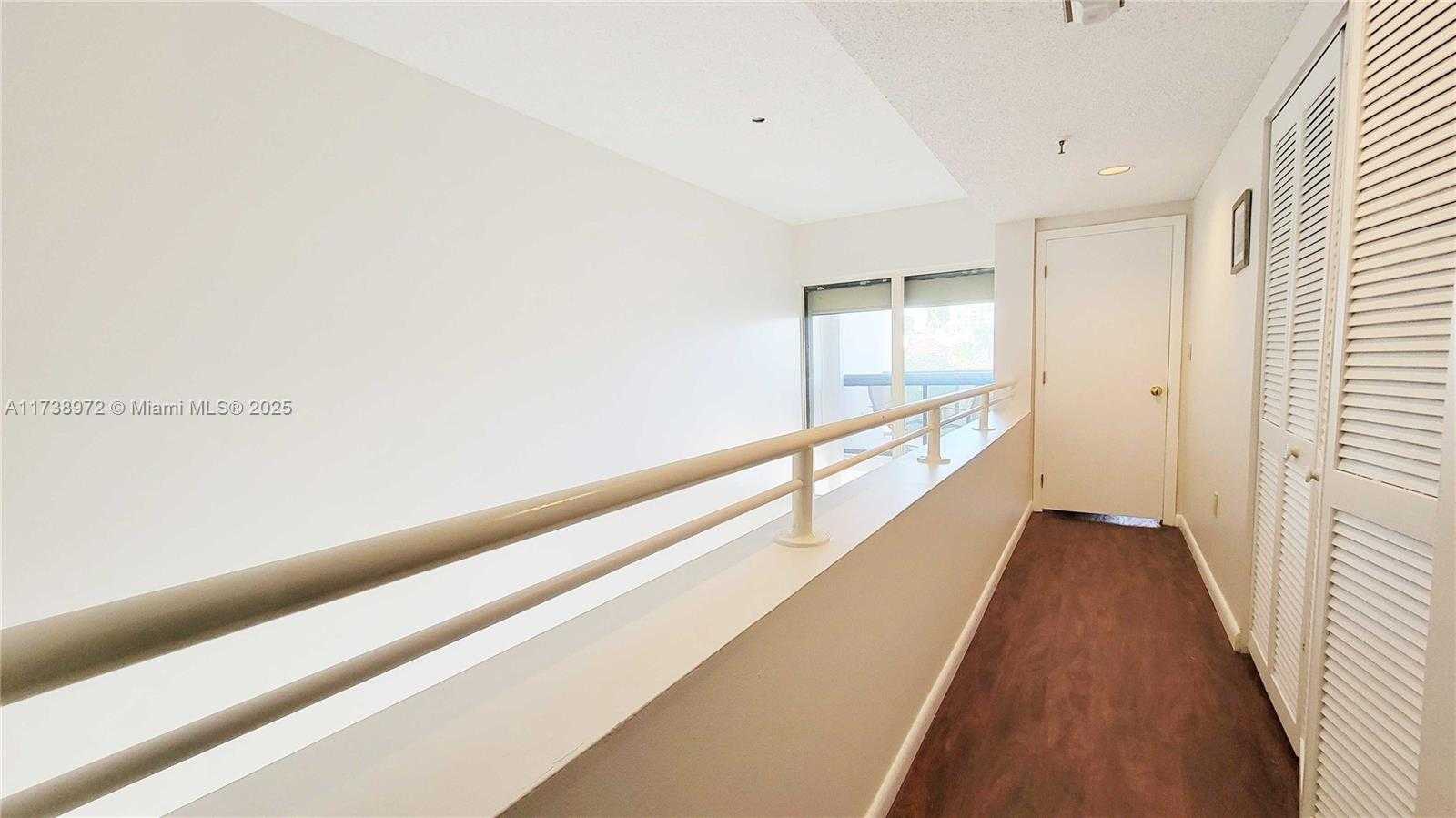 Small Image of 369 POINCIANA DR #1115, Sunny Isles Beach Number 21