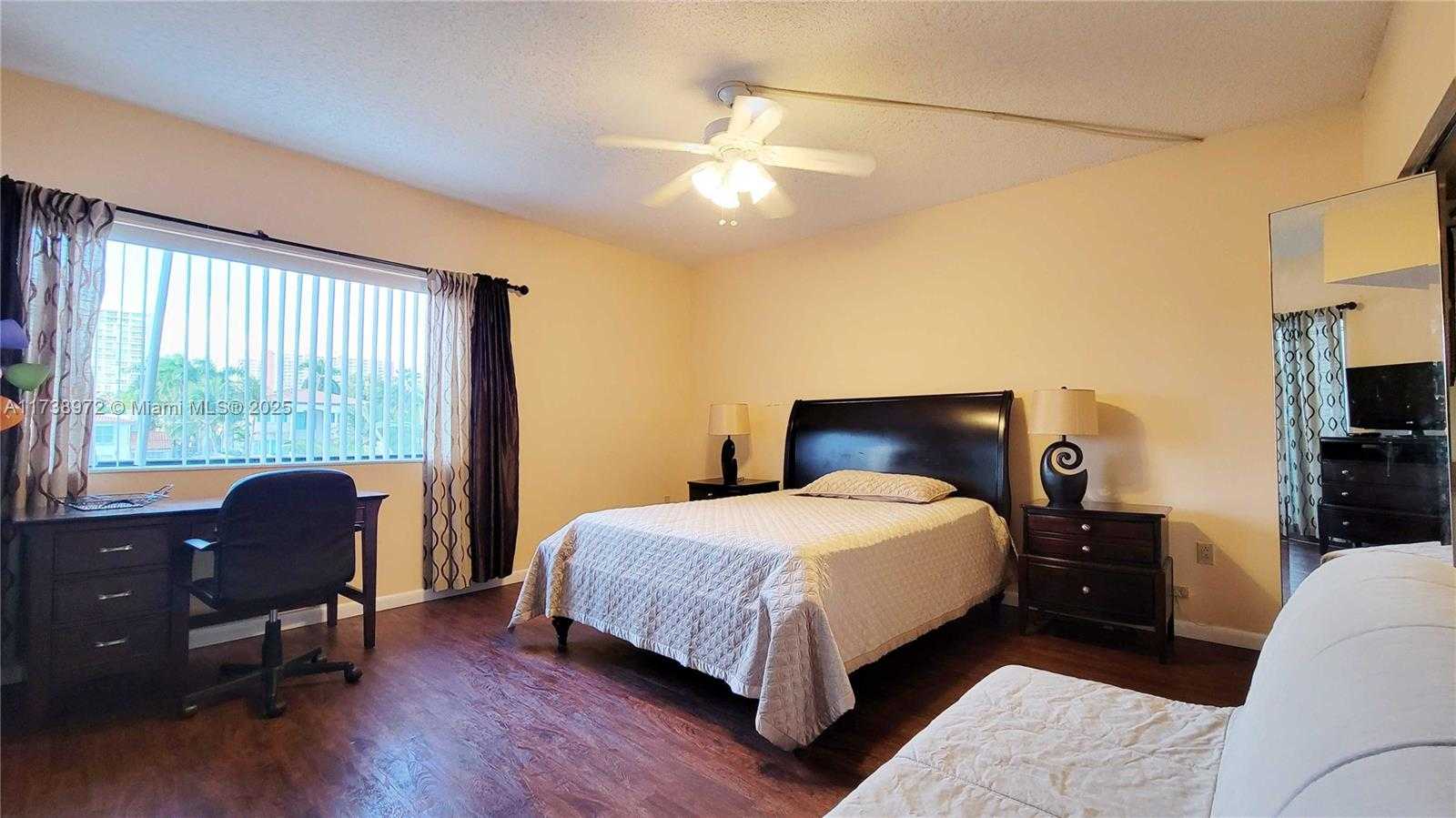 Small Image of 369 POINCIANA DR #1115, Sunny Isles Beach Number 22