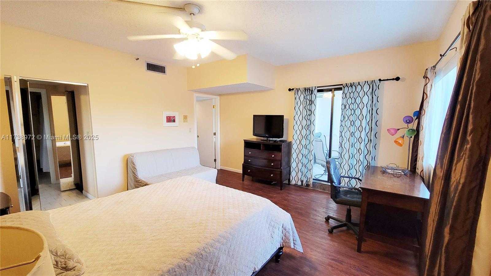 Small Image of 369 POINCIANA DR #1115, Sunny Isles Beach Number 23