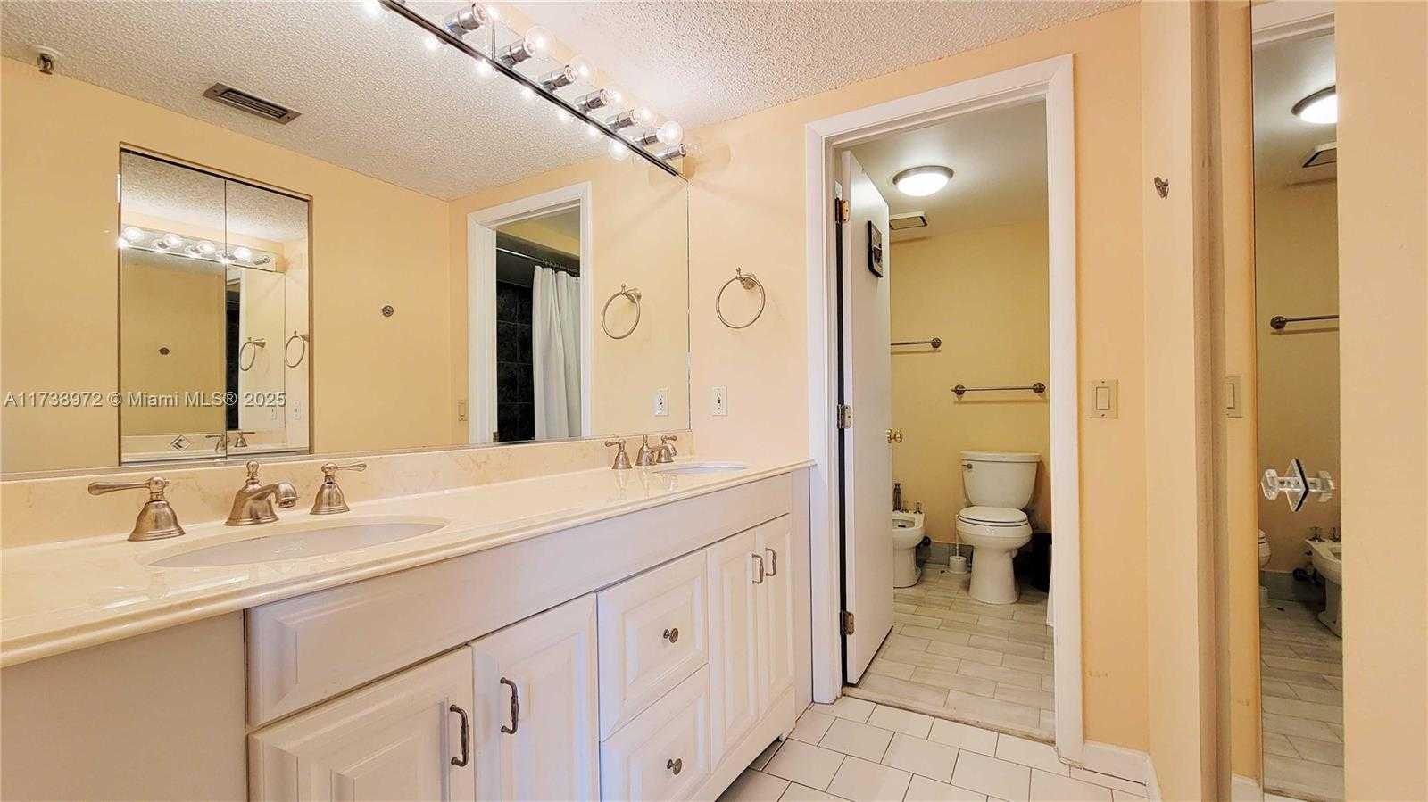 Small Image of 369 POINCIANA DR #1115, Sunny Isles Beach Number 25