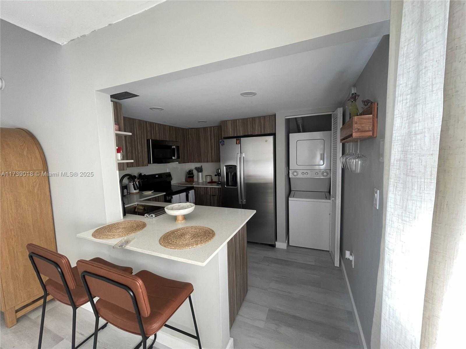 Small Image of 10020 NORTH WEST 9TH ST CIR #203, Miami Number 4