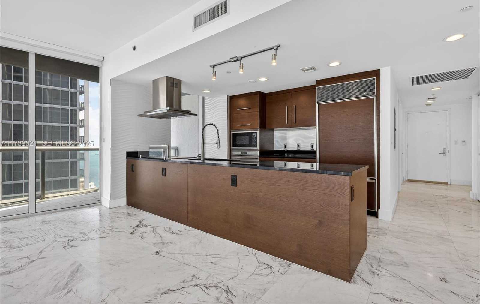 Small Image of 485 BRICKELL AVE #4402, Miami Number 13