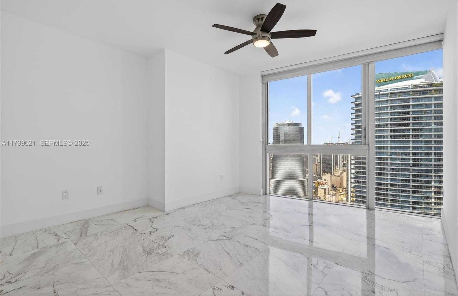 Small Image of 485 BRICKELL AVE #4402, Miami Number 18
