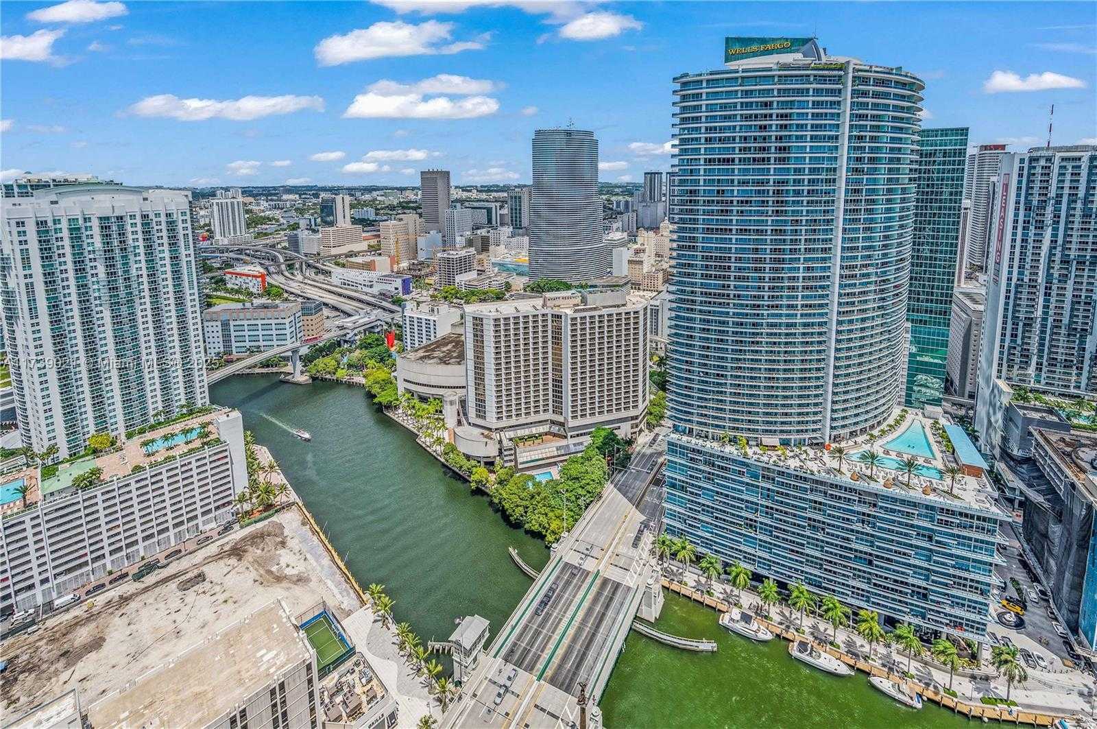 Small Image of 485 BRICKELL AVE #4402, Miami Number 2
