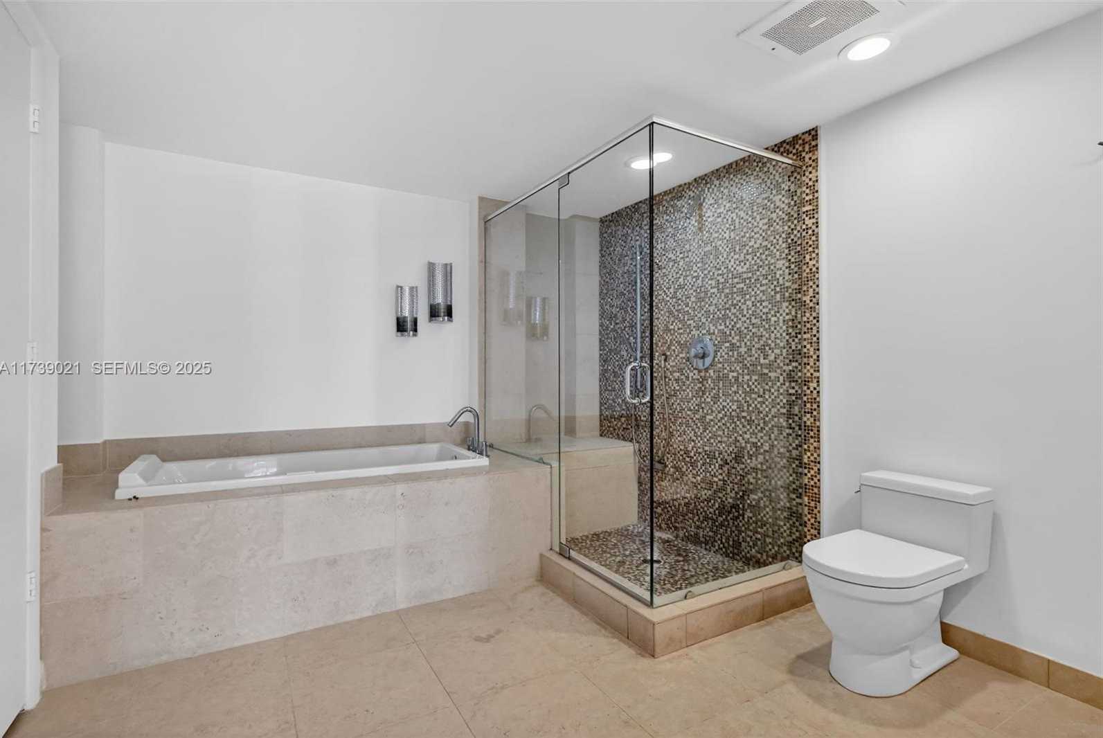 Small Image of 485 BRICKELL AVE #4402, Miami Number 22