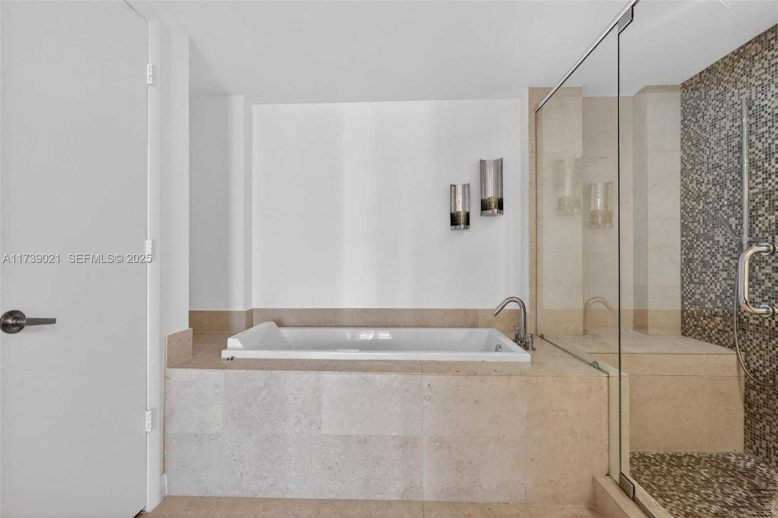 Small Image of 485 BRICKELL AVE #4402, Miami Number 23