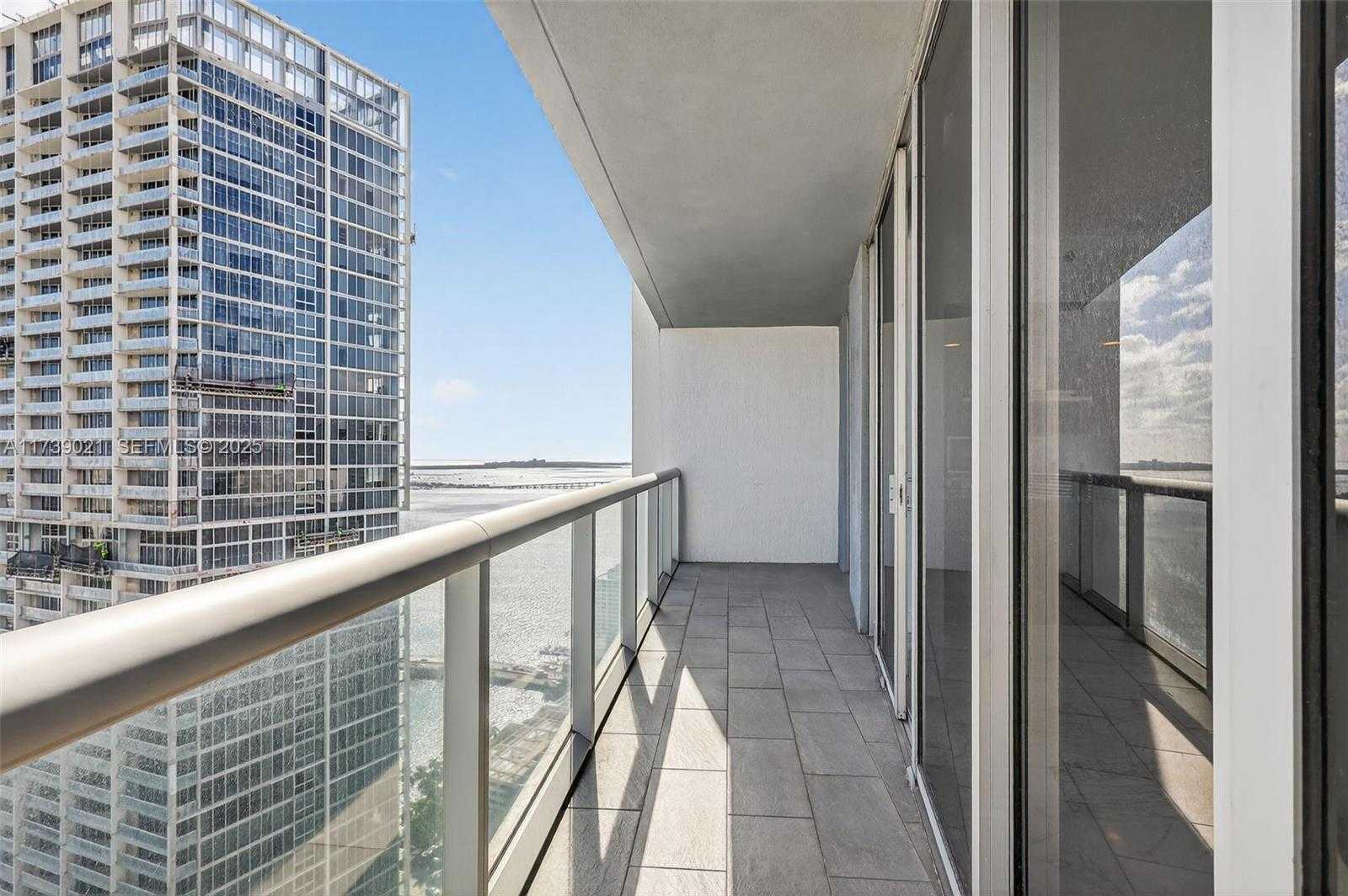 Small Image of 485 BRICKELL AVE #4402, Miami Number 25